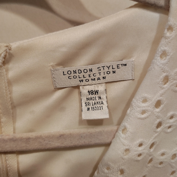 London Times NWT Women's Ivory Eyelet Ruffle Hem Faux Wrap Dress 18W Wedding - Picture 3 of 8